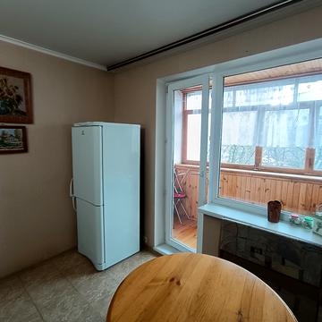 Полярна вул., 3