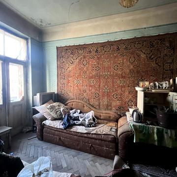 Євгена Коновальця вул. (), 25