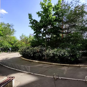Миколи Бажана просп., 30