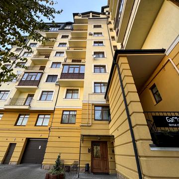 Личаківська вул. (), 33а