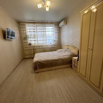 Віталія Нестеренка вул., 1б