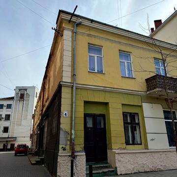Бельведерська вул., 4