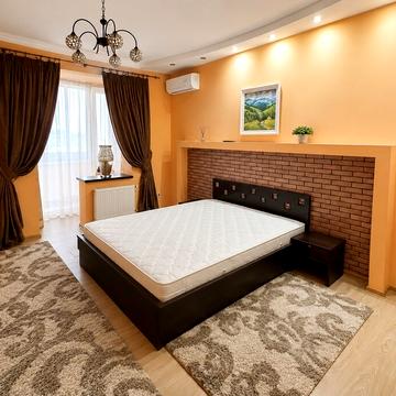 Фріца Гленца вул., 10