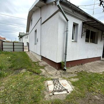 Богдана Хмельницького вул., 43/1