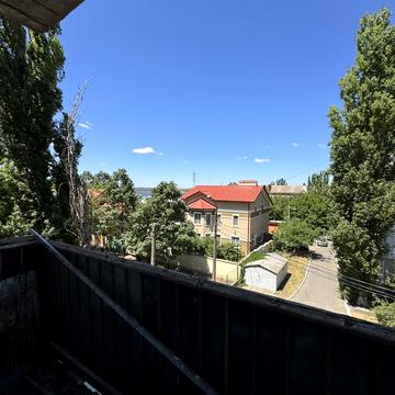 Терасна вул., 8