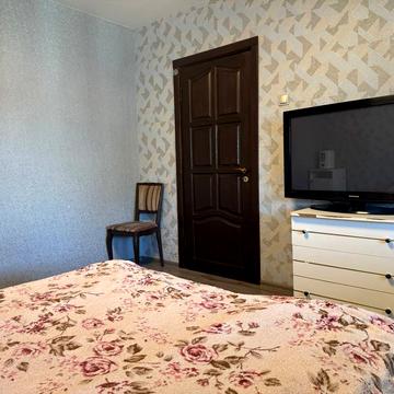 Академіка Глушкова просп., 14