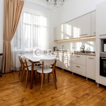Героїв Маріуполя вул., 9