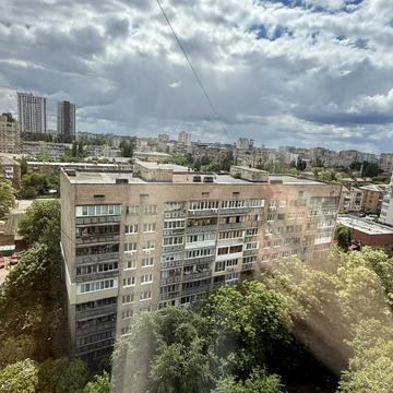 Максима Кривоноса вул., 7