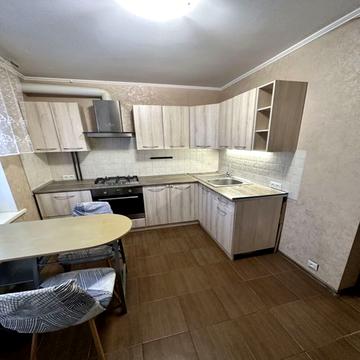 Героїв просп., 19
