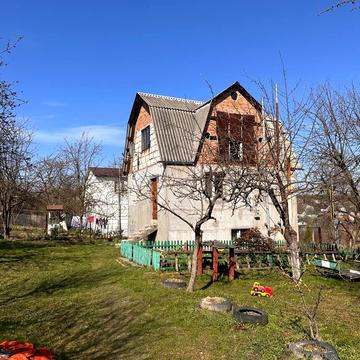 Квіткова вул., 4