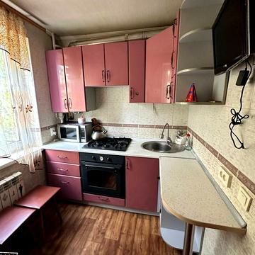 Богдана Хмельницького вул., 19