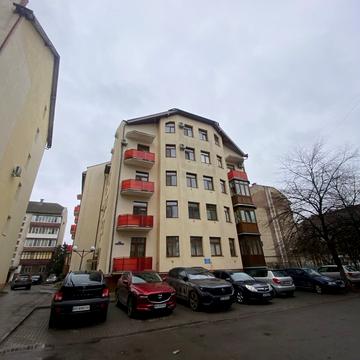 Адольфа Добрянського вул., 6