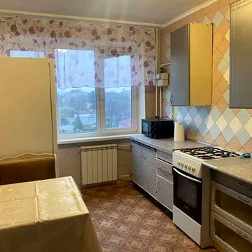 Єреванська вул., 8