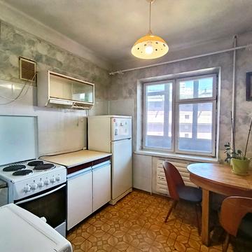 Оболонський просп., 31