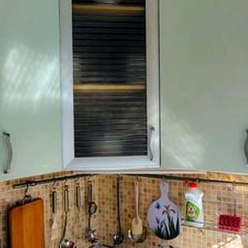 Верховної Ради бульв., 14
