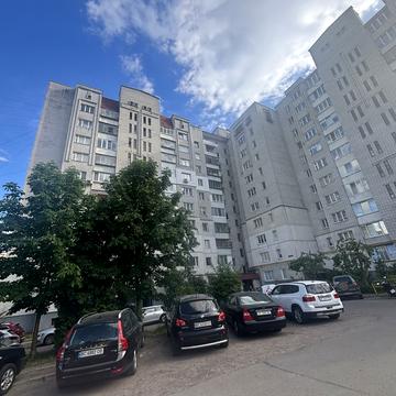 Під Голоском вул., 17-Б