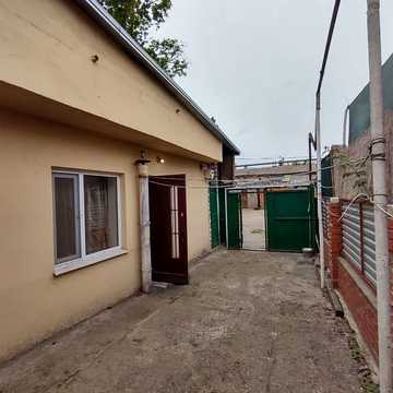 Дальницька вул., 38