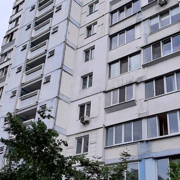 Милославська вул., 32/51а