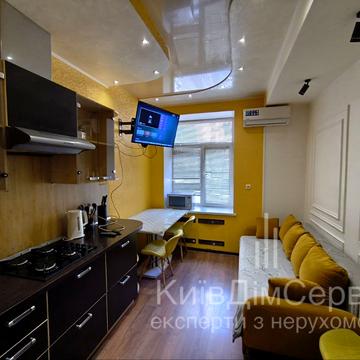 Велика Васильківська вул. (Червоноармійська), 20