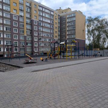 Озерна вул., 2