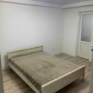 Йорданська вул. (Лайоша Гавро), 4