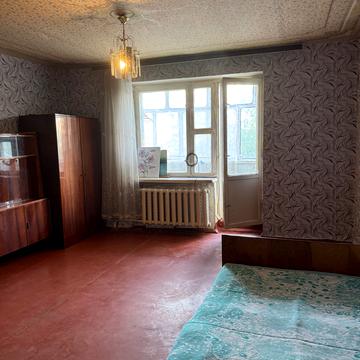 Незалежності бульв. (50 років Жовтня), 11