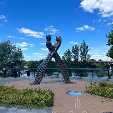 Павла Тичини просп., 8