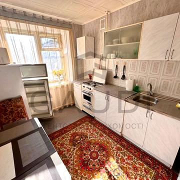 Героїв України просп. (Героїв Сталінграду), 21
