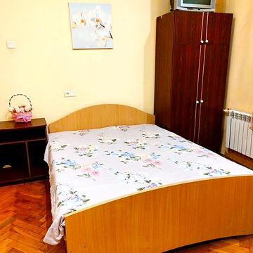 Соборна пл., 10