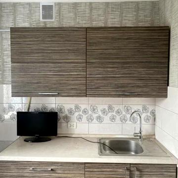 Небесної Сотні просп. (Маршала Жукова), 32