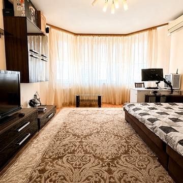 Миколи Бажана просп., 10