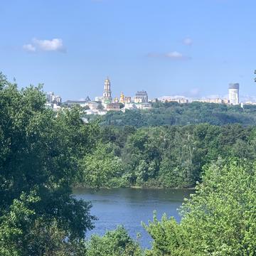 Русанівська набережна вул., 8