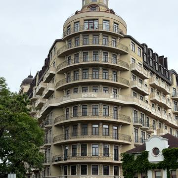 Військовий узвіз, 13-А