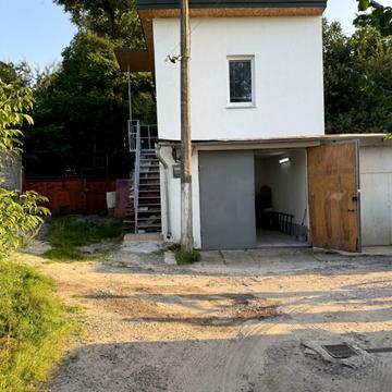 Богдана-Ігора Антонича вул., 8