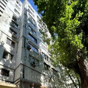 Небесної Сотні просп. (Маршала Жукова), 85