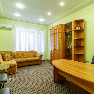 Інститутська вул., 24/7