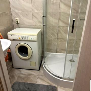 Кримська вул., 54