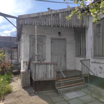 Задніпровська вул., 7