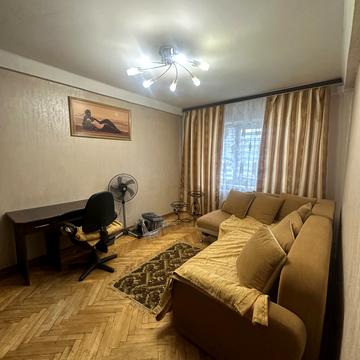 Братиславська вул., 30