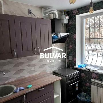 Світла вул., 7