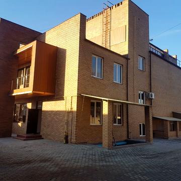 Вітрука вул., 1