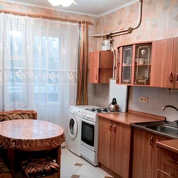 Академіка Корольова вул., 112/3