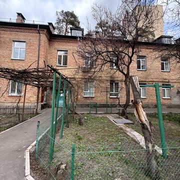 Поліська вул., 6