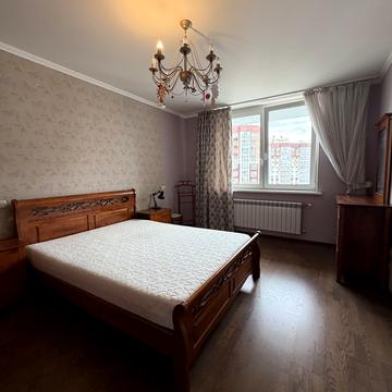 Бориса Гмирі вул., 8-Б