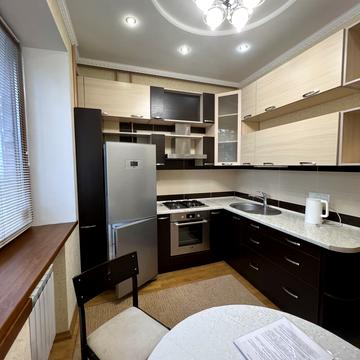 Почайнинська вул., 44