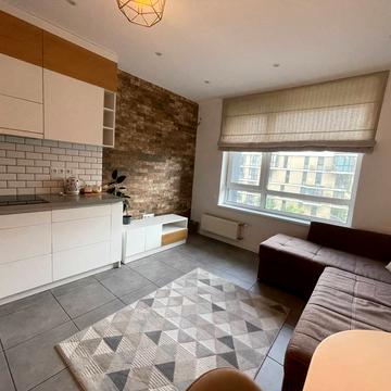 Салютна вул., (Будинок 02301-02303)