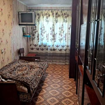 Космонавтів вул., 62