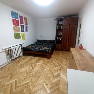 Дністерська вул., 2