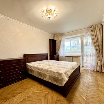 Богдана Гаврилишина вул. (Ванди Василевської), 4