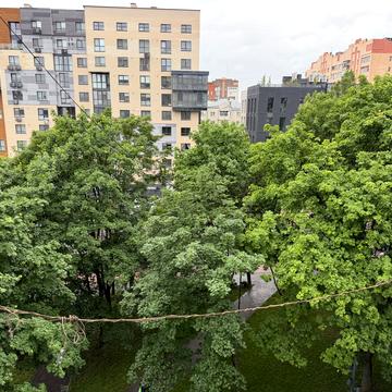 Степана Бандери вул., 6